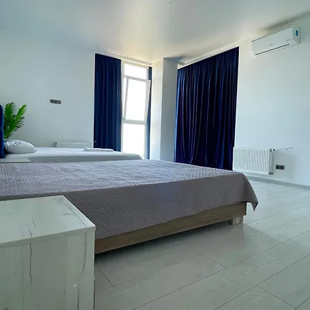 у моря с панорамным видом золотой берег Apartman *