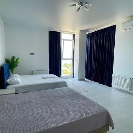 у моря с панорамным видом золотой берег Apartman Odessza