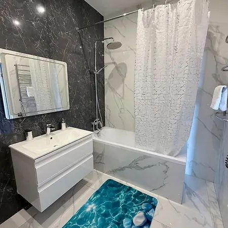 у моря с панорамным видом золотой берег Apartman *