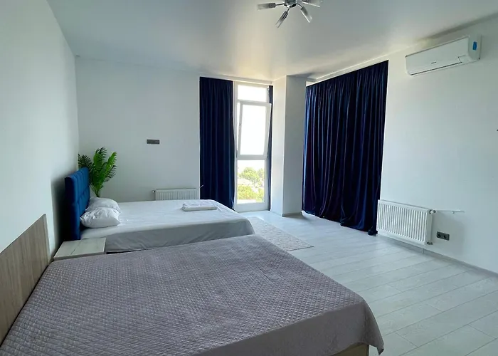 у моря с панорамным видом золотой берег Appartamento Odessa