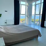 у моря с панорамным видом золотой берег * אודסה